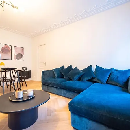 דירה Luxury In Center