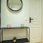 Luxury In Center Апартаменты