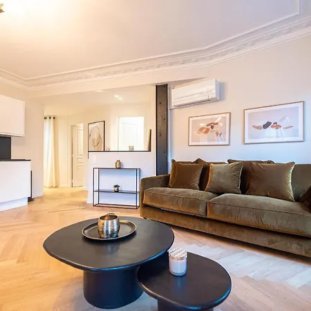 Luxury In Center باريس