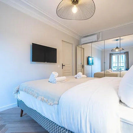 Luxury In Center باريس