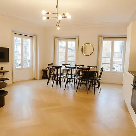 Luxury In Center * باريس