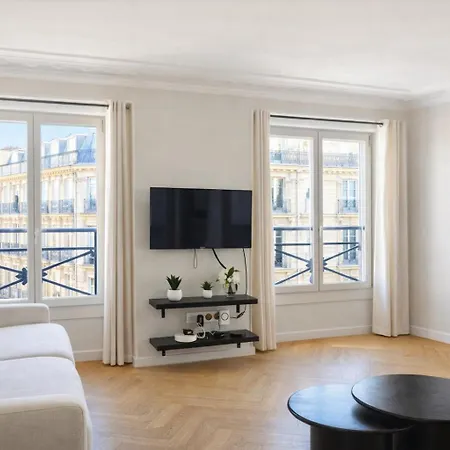 Luxury In Center