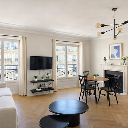 Luxury In Center París